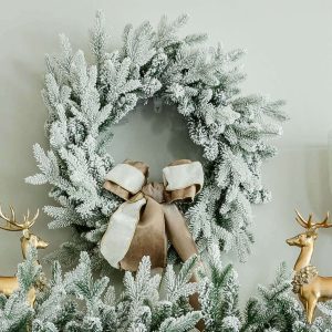 24 Queen Flock® Wreath Unlit